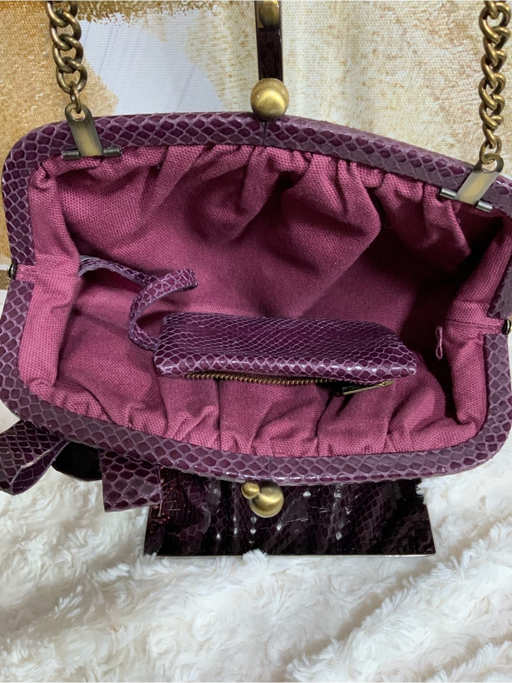 Isabella Fiore Plum Textured Floral Chain-Handle Kisslock Clutch with pouch - Picture 8 of 9